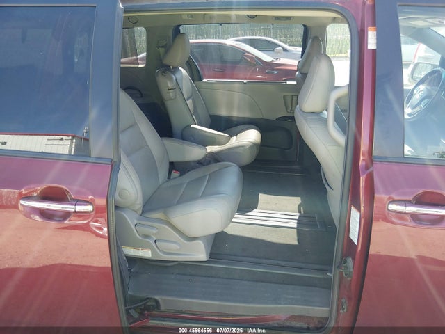 5TDYZ3DC6HS849976 Toyota Sienna Xle Premium 8 Passenger