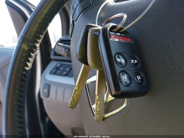 45564603 :رقم المزاد ، 5FNRL38608B060480 vin ، 2008 Honda Odyssey Ex-l مزاد بيع