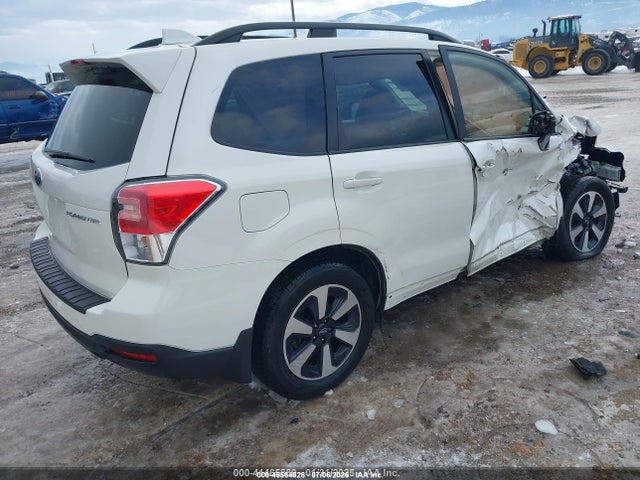 Subaru Forester 2.5i Premium 2018 JF2SJAGCXJH506886 Image 4