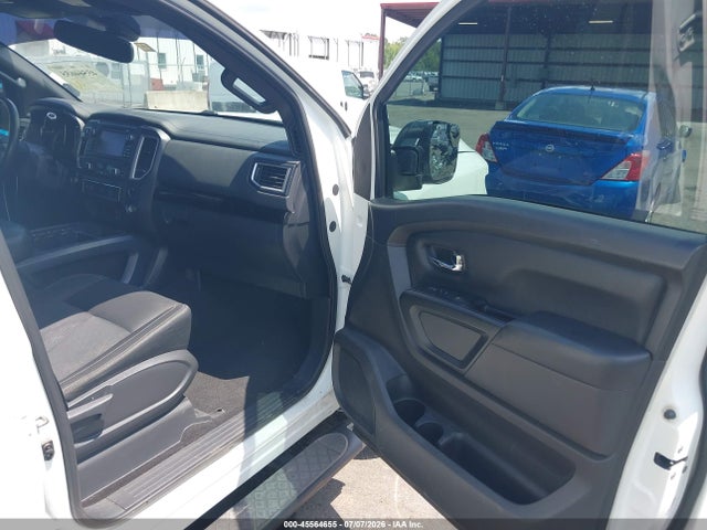 45564655 :رقم المزاد ، 1N6AA1E61JN525431 vin ، 2018 Nissan Titan Sv مزاد بيع