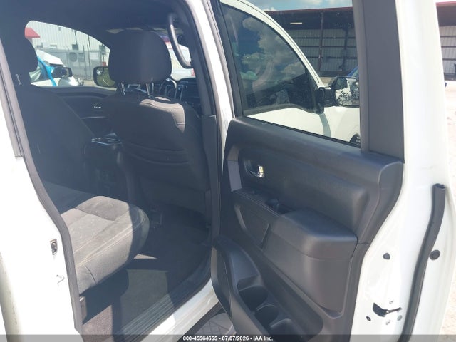 45564655 :رقم المزاد ، 1N6AA1E61JN525431 vin ، 2018 Nissan Titan Sv مزاد بيع