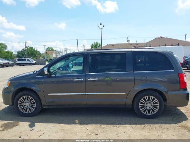 2016 Chrysler Town & Country Touring-l Anniversary Edition მანქანა იყიდება აუქციონზე, vin: 2C4RC1CG9GR175263, აუქციონის ნომერი: 45564667