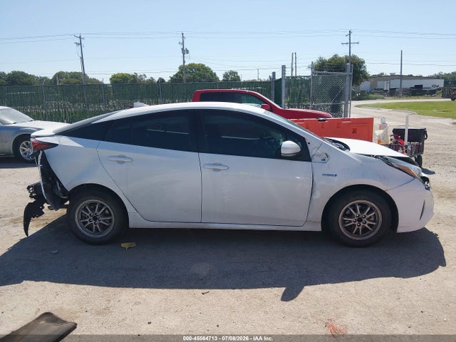 Toyota Prius Two 2016 JTDKBRFUXG3009587 Image 14