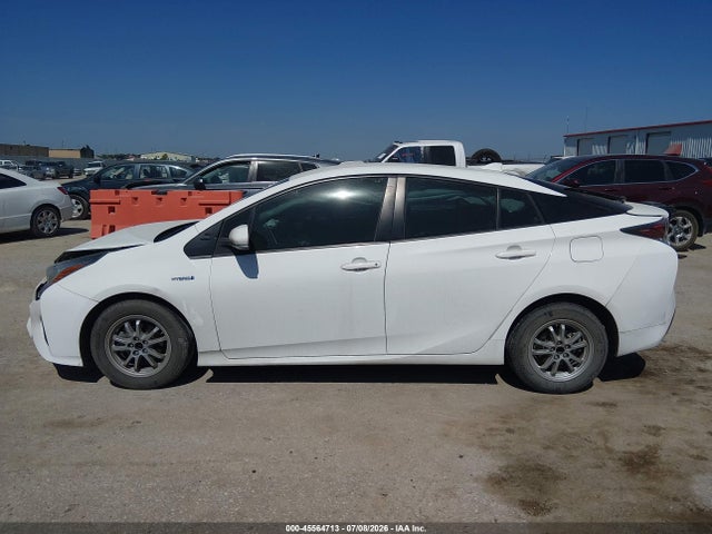 Toyota Prius Two 2016 JTDKBRFUXG3009587 Image 15