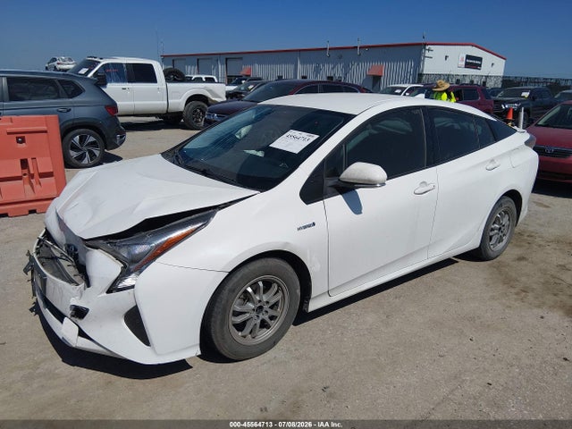 Toyota Prius Two 2016 JTDKBRFUXG3009587 Image 2