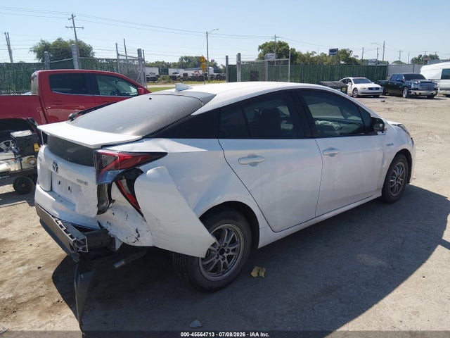 Toyota Prius Two 2016 JTDKBRFUXG3009587 Image 4