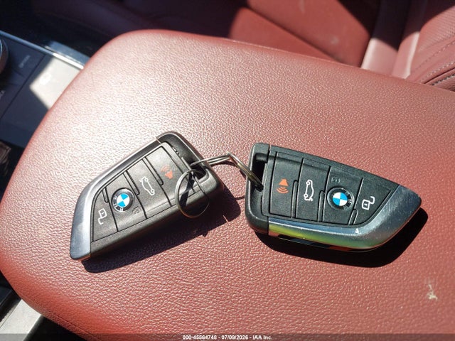 45564748 :رقم المزاد ، 5UX83DP00N9J13990 vin ، 2022 Bmw X3 M40i مزاد بيع