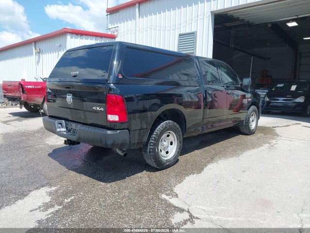 1C6RR7FT1LS161318 RAM 1500 Classic Tradesman 4x4 6&#039;4 Box