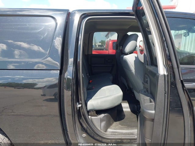1C6RR7FT1LS161318 RAM 1500 Classic Tradesman 4x4 6&#039;4 Box