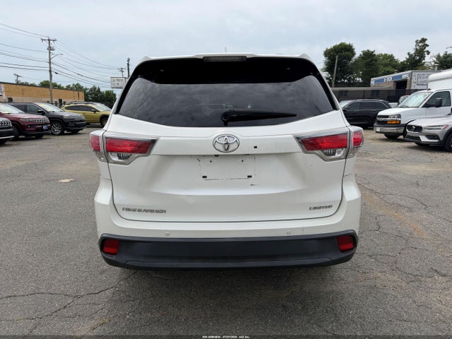Auction sale of the 2015 Toyota Highlander Limited Platinum V6, vin: 5TDYKRFH2FS110262, lot number: 45564854