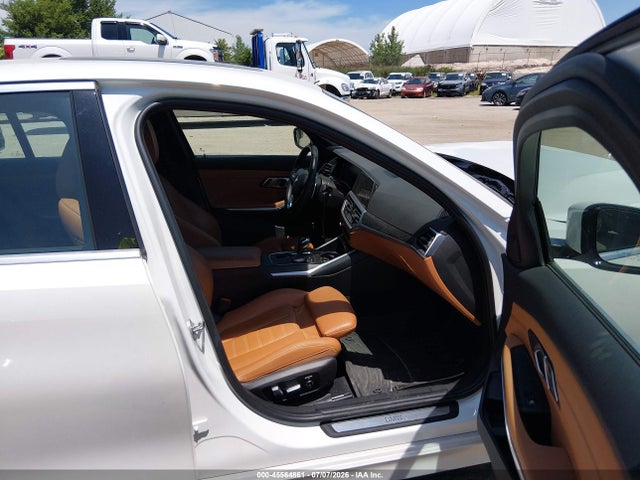 45564861 :رقم المزاد ، 3MW5R7J01L8B11621 vin ، 2020 Bmw 330i Xdrive مزاد بيع