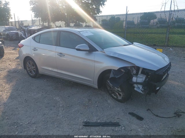 2018 5NPD84LF2JH391691 main image