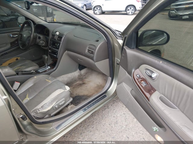 2001 Infiniti I30 Luxury მანქანა იყიდება აუქციონზე, vin: JNKCA31AX1T034433, აუქციონის ნომერი: 45564888