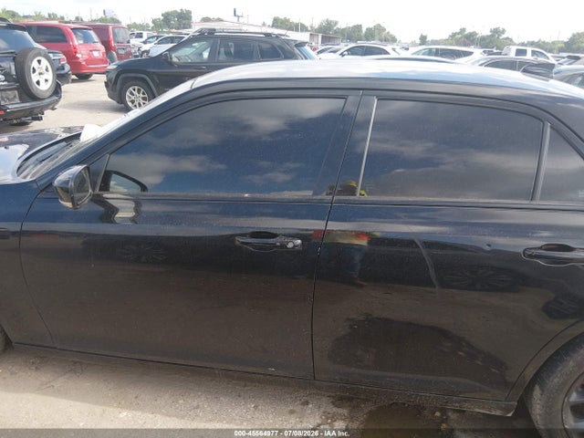2021 Chrysler 300 300s მანქანა იყიდება აუქციონზე, vin: 2C3CCABG8MH520182, აუქციონის ნომერი: 45564977