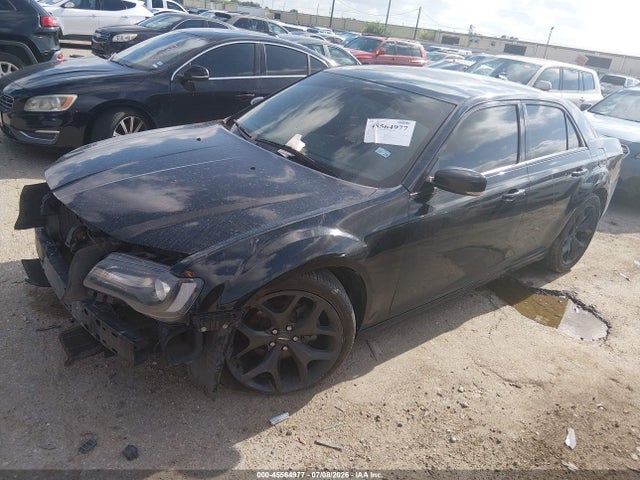 2021 Chrysler 300 300s მანქანა იყიდება აუქციონზე, vin: 2C3CCABG8MH520182, აუქციონის ნომერი: 45564977