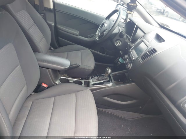 45565068 :رقم المزاد ، 3KPFL4A71JE242616 vin ، 2018 Kia Forte Lx مزاد بيع