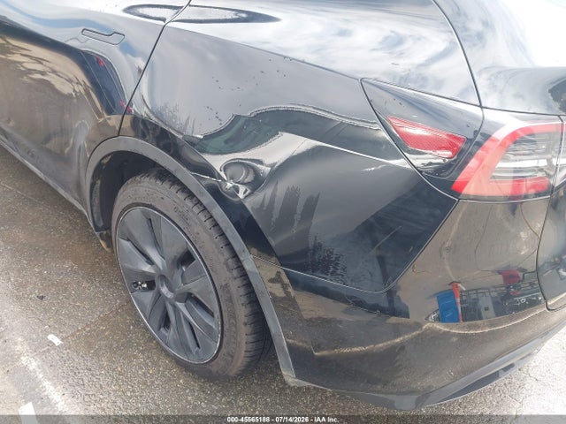 Продаж на аукціоні авто 2025 Tesla Model Y Long Range Dual Motor Rear-wheel Drive, vin: 7SAYGDED6SA352618, номер лоту: 45565188