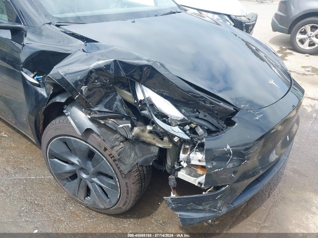 Продаж на аукціоні авто 2025 Tesla Model Y Long Range Dual Motor Rear-wheel Drive, vin: 7SAYGDED6SA352618, номер лоту: 45565188