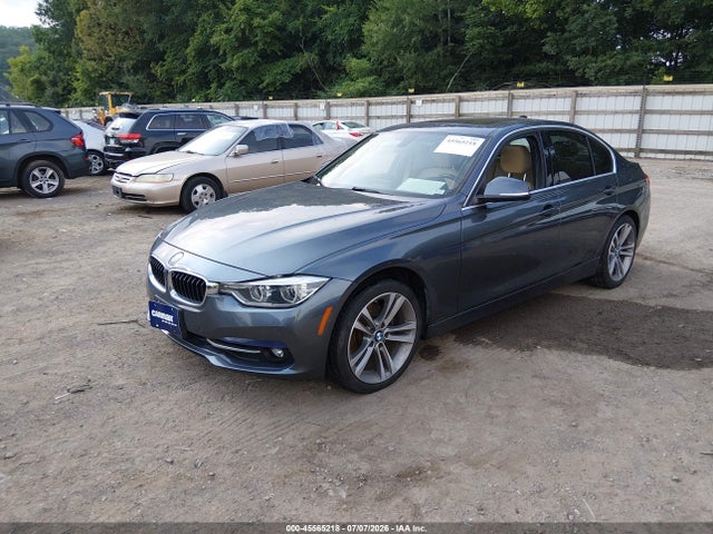 45565218 :رقم المزاد ، WBA8D9G32HNU64155 vin ، 2017 Bmw 330i Xdrive مزاد بيع