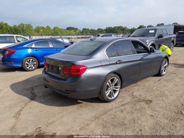 45565218 :رقم المزاد ، WBA8D9G32HNU64155 vin ، 2017 Bmw 330i Xdrive مزاد بيع