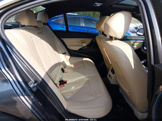 45565218 :رقم المزاد ، WBA8D9G32HNU64155 vin ، 2017 Bmw 330i Xdrive مزاد بيع
