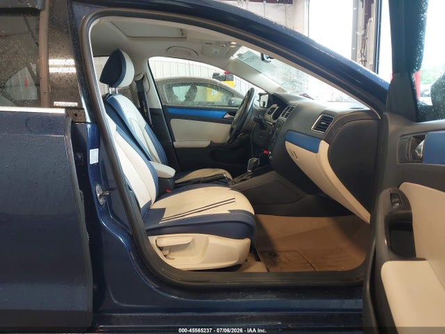 45565237 :رقم المزاد ، 3VWLZ7AJ4BM111909 vin ، 2011 Volkswagen Jetta 2.5l Sel مزاد بيع