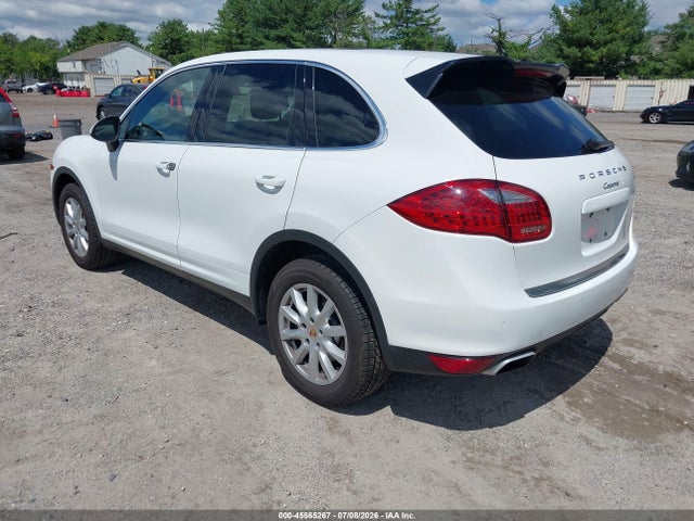 45565267 :رقم المزاد ، WP1AA2A2XELA01349 vin ، 2014 Porsche Cayenne مزاد بيع
