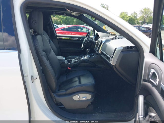 45565267 :رقم المزاد ، WP1AA2A2XELA01349 vin ، 2014 Porsche Cayenne مزاد بيع