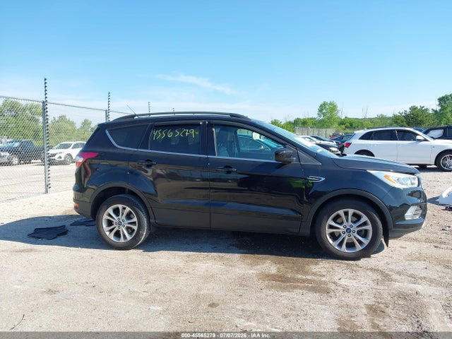 Продаж на аукціоні авто 2017 Ford Escape Se, vin: 1FMCU0GD4HUC33230, номер лоту: 45565279