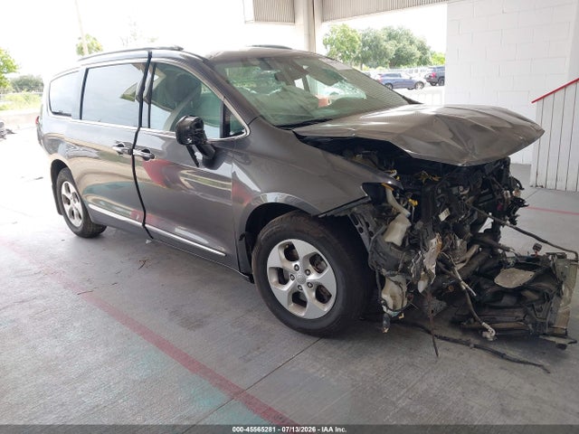 Aukcja sprzedaży 2017 Chrysler Pacifica Touring-l Plus, vin: 2C4RC1EG7HR752435, numer aukcji: 45565281