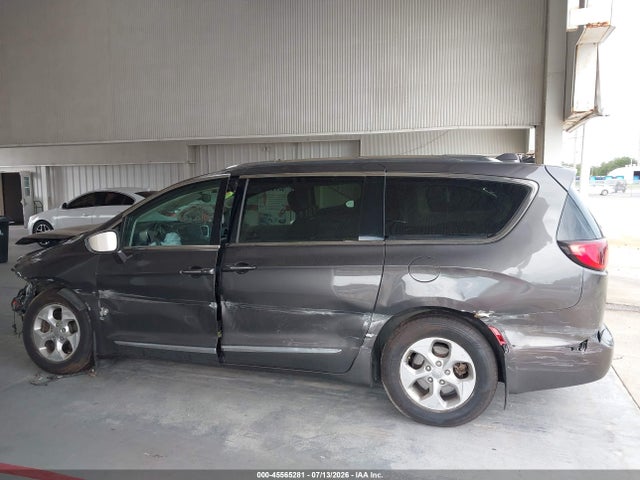 Продаж на аукціоні авто 2017 Chrysler Pacifica Touring-l Plus, vin: 2C4RC1EG7HR752435, номер лоту: 45565281