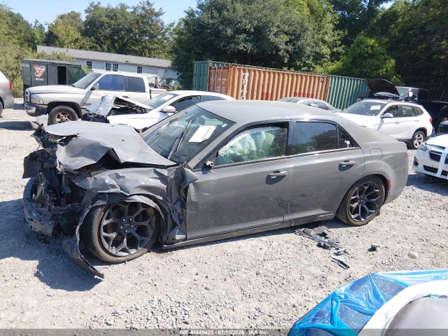 45565423 :رقم المزاد ، 2C3CCABG3KH533435 vin ، 2019 Chrysler 300 300s مزاد بيع