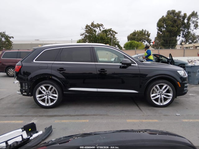 Audi Q7 3.0t Premium 2018 WA1VAAF70JD019312 Image 14