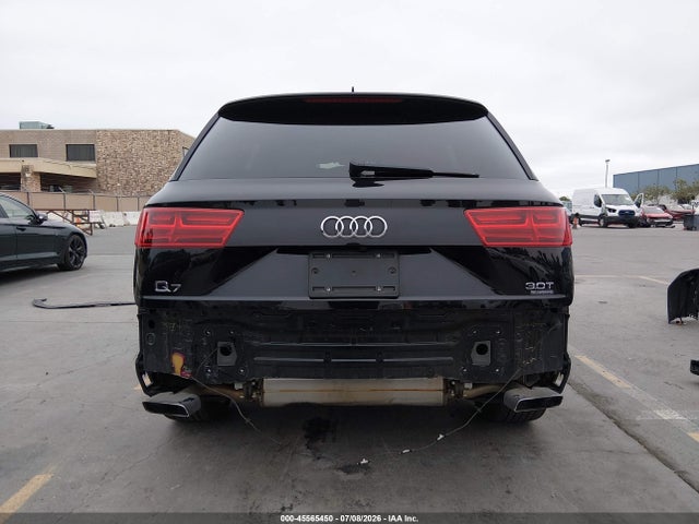 Audi Q7 3.0t Premium 2018 WA1VAAF70JD019312 Image 17