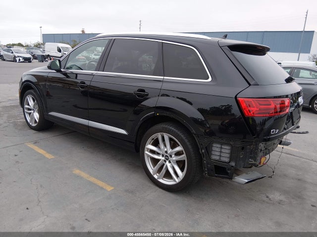 Audi Q7 3.0t Premium 2018 WA1VAAF70JD019312 Image 3