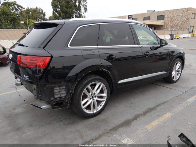 Audi Q7 3.0t Premium 2018 WA1VAAF70JD019312 Image 4