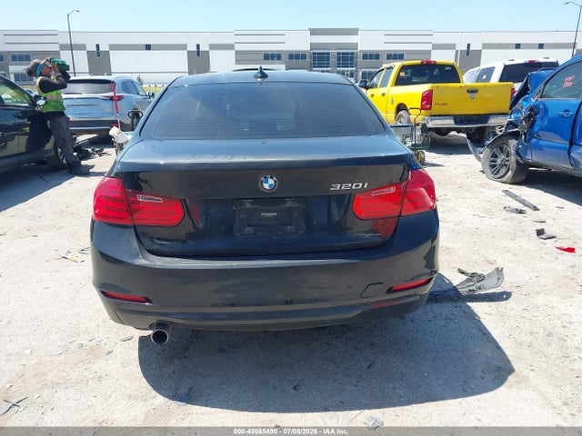 45565490 :رقم المزاد ، WBA3B1C57EP679054 vin ، 2014 Bmw 320i مزاد بيع