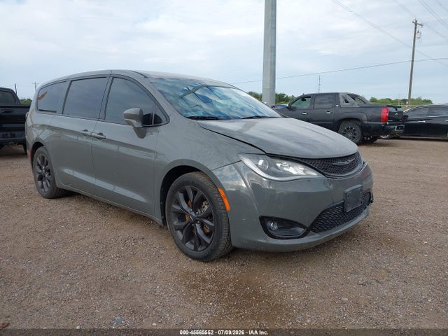 45565552 :رقم المزاد ، 2C4RC1FG0LR249711 vin ، 2020 Chrysler Pacifica Touring مزاد بيع