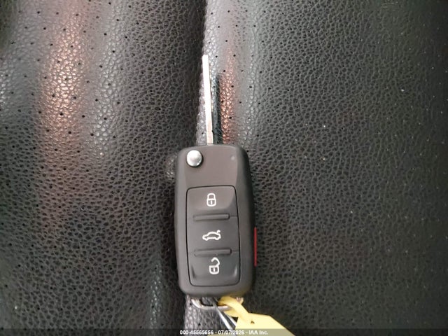 2012 Volkswagen Tiguan Se მანქანა იყიდება აუქციონზე, vin: WVGBV7AX5CW561905, აუქციონის ნომერი: 45565656