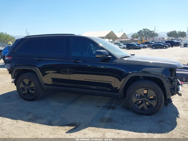 Продажа на аукционе авто 2024 Jeep Grand Cherokee 4xe, vin: 1C4RJYB64RC713595, номер лота: 45565698