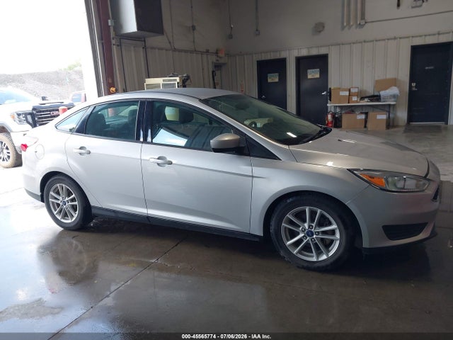 1FADP3F25JL328284 Ford FOCUS SE