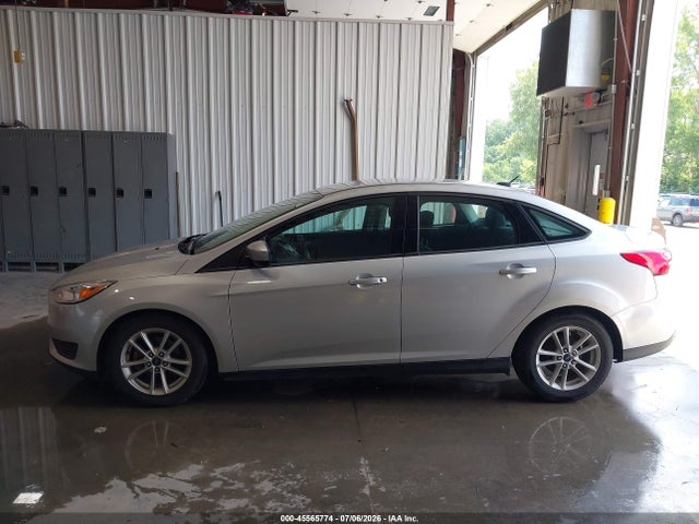 1FADP3F25JL328284 Ford FOCUS SE