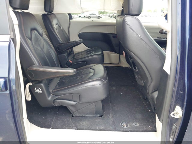 2017 Chrysler Pacifica Touring-l მანქანა იყიდება აუქციონზე, vin: 2C4RC1BG8HR811142, აუქციონის ნომერი: 45565815