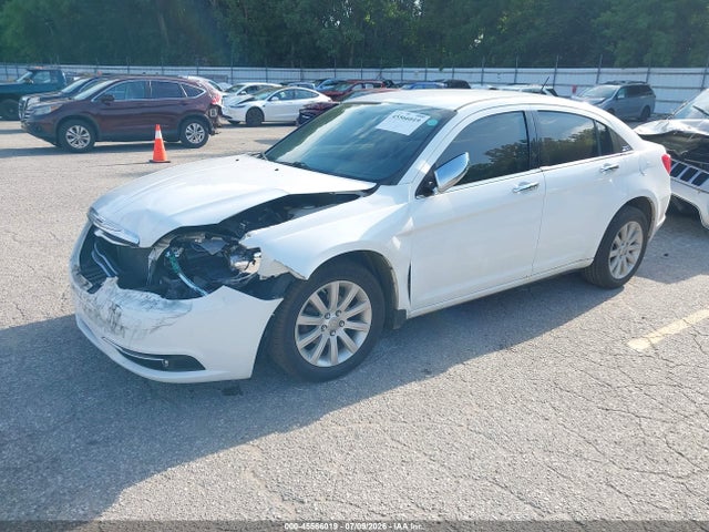 2014 Chrysler 200 Limited მანქანა იყიდება აუქციონზე, vin: 1C3CCBCG3EN159358, აუქციონის ნომერი: 45566019