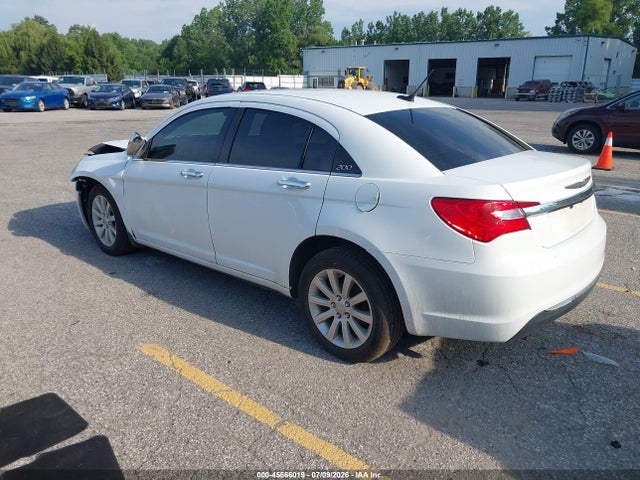 2014 Chrysler 200 Limited მანქანა იყიდება აუქციონზე, vin: 1C3CCBCG3EN159358, აუქციონის ნომერი: 45566019