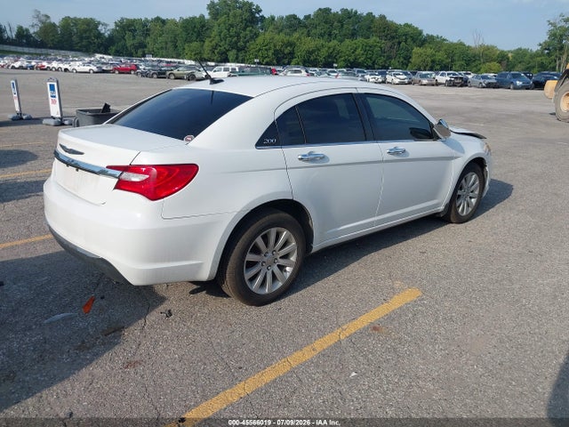 2014 Chrysler 200 Limited მანქანა იყიდება აუქციონზე, vin: 1C3CCBCG3EN159358, აუქციონის ნომერი: 45566019
