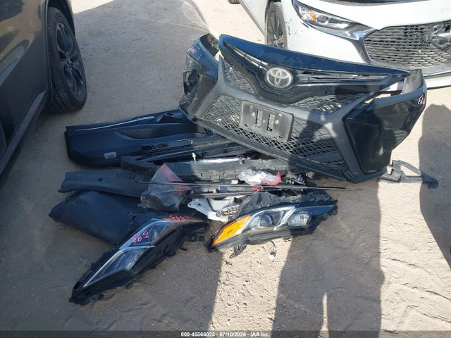 45566023 :رقم المزاد ، 4T1B11HK7JU141168 vin ، 2018 Toyota Camry Se مزاد بيع