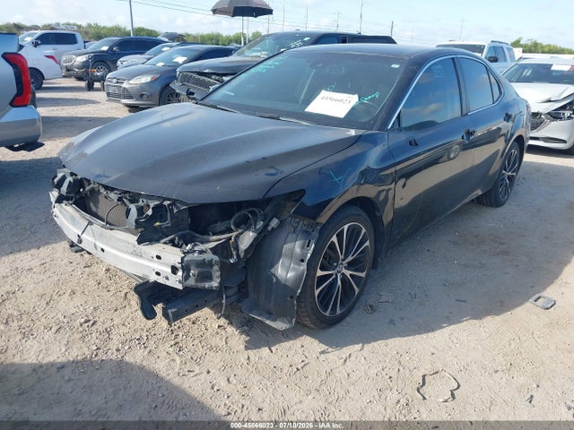 45566023 :رقم المزاد ، 4T1B11HK7JU141168 vin ، 2018 Toyota Camry Se مزاد بيع