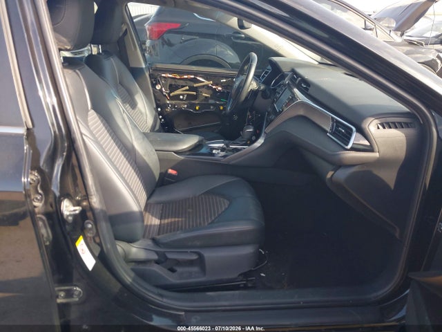 45566023 :رقم المزاد ، 4T1B11HK7JU141168 vin ، 2018 Toyota Camry Se مزاد بيع
