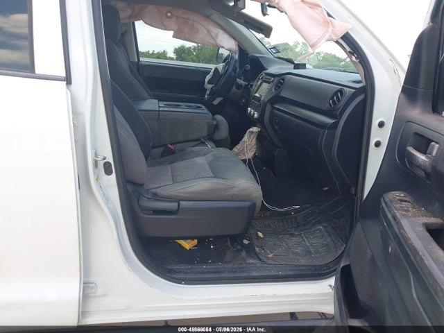 Продажа на аукционе авто 2015 Toyota Tundra Sr 5.7l V8, vin: 5TFTY5F16FX008798, номер лота: 45566084